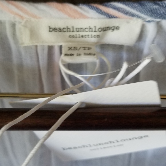 BeachLunchLounge, top - Picture 3 of 3